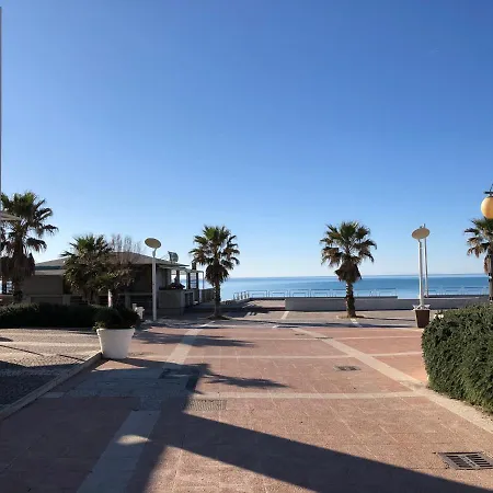 A 30 Mt Dal Mare Appartamento *